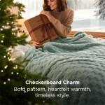 Bedsure GentleSoft Salbeigrüne Überwurfdecke für Couch – karierte Fleecedecken, Geschenke für Frauen, Männer, Mädchen, süßer, weicher, gemütlicher Frühlingsüberwurf für Schlafzimmer, Heimdekoration, Geschenke, 127 x 152 cm Bedsure GentleSoft Salbeigrüne Überwurfdecke für Couch – karierte Fleecedecken, Geschenke für Frauen, Männer, Mädchen, süßer, weicher, gemütlicher Frühlingsüberwurf für Schlafzimmer, Heimdekoration, Geschenke, 127 x 152 cm